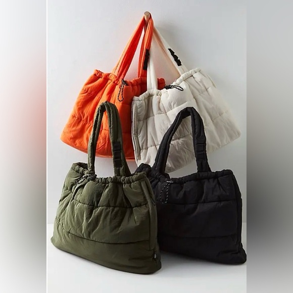FP Movement Cool and Cozy Tote🔥 - Picture 8 of 16